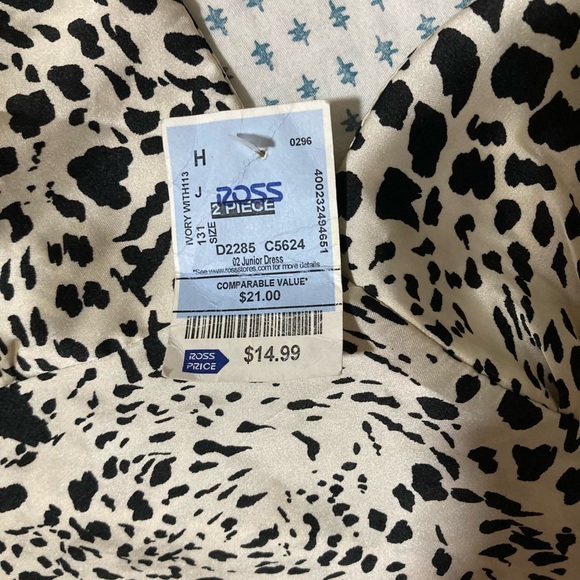 Leopard Print Crop Top Tank - Picture 2 of 3